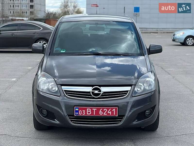Минивэн Opel Zafira 2011 в Запорожье