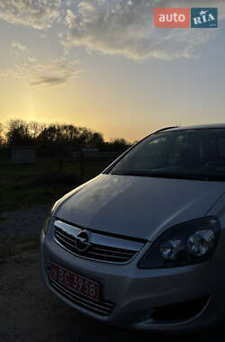 Минивэн Opel Zafira 2012 в 