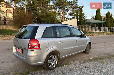 Минивэн Opel Zafira 2012 в 