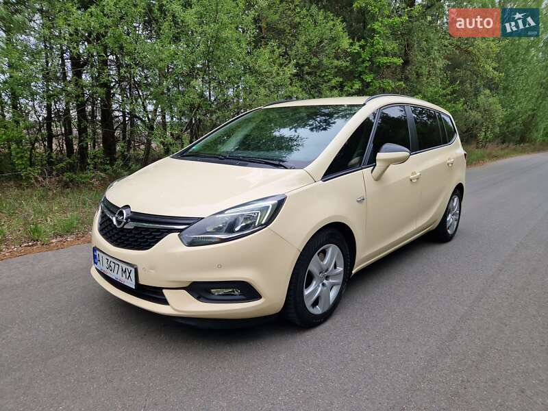 Минивэн Opel Zafira 2017 в 