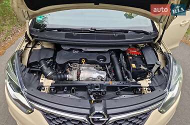 Минивэн Opel Zafira 2017 в 