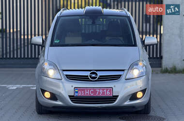 Минивэн Opel Zafira 2010 в Луцке