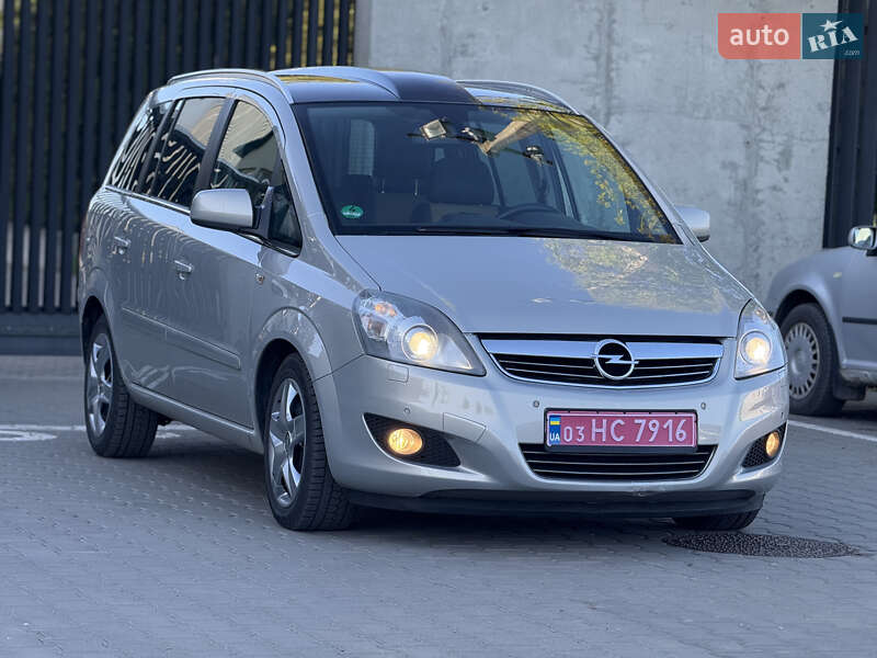 Мінівен Opel Zafira 2010 в Луцьку
