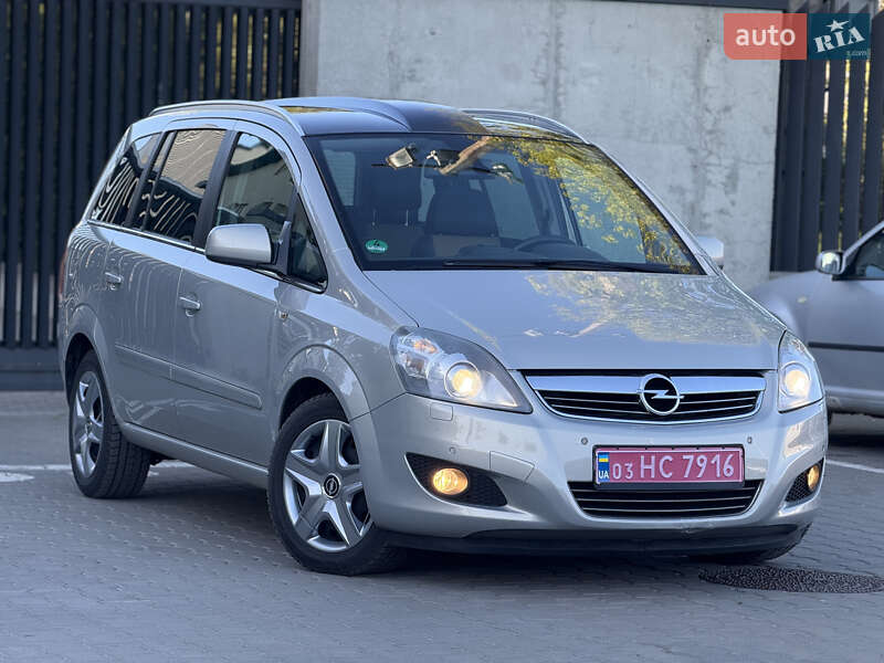 Мінівен Opel Zafira 2010 в Луцьку