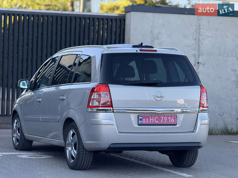 Мінівен Opel Zafira 2010 в Луцьку