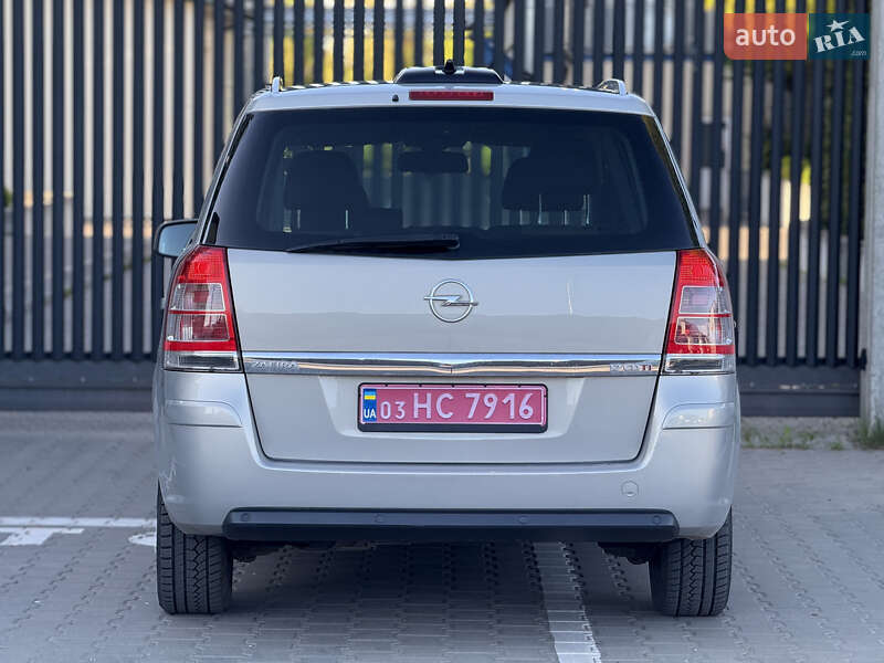 Мінівен Opel Zafira 2010 в Луцьку