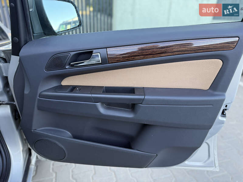 Мінівен Opel Zafira 2010 в Луцьку