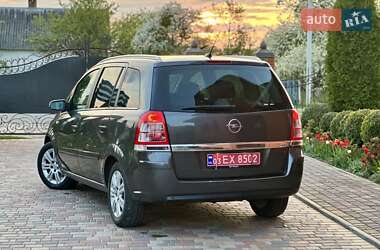 Минивэн Opel Zafira 2009 в 