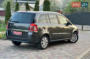 Минивэн Opel Zafira 2009 в 