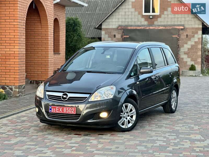 Минивэн Opel Zafira 2009 в 