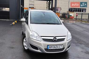 Минивэн Opel Zafira 2010 в 