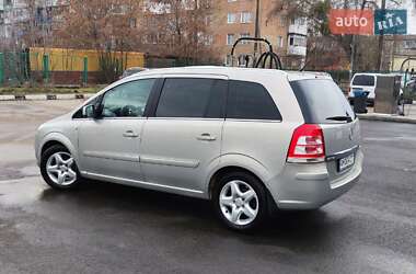 Минивэн Opel Zafira 2010 в 