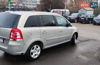 Минивэн Opel Zafira 2010 в 