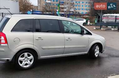 Минивэн Opel Zafira 2010 в 