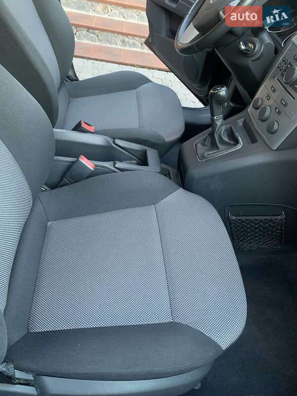 Минивэн Opel Zafira 2011 в Виннице