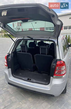 Мінівен Opel Zafira 2010 в 