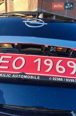 Минивэн Opel Zafira 2011 в 
