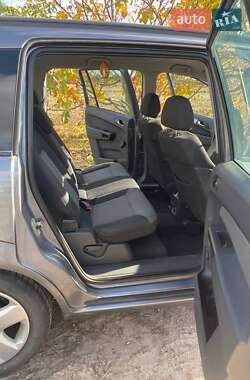 Минивэн Opel Zafira 2005 в 