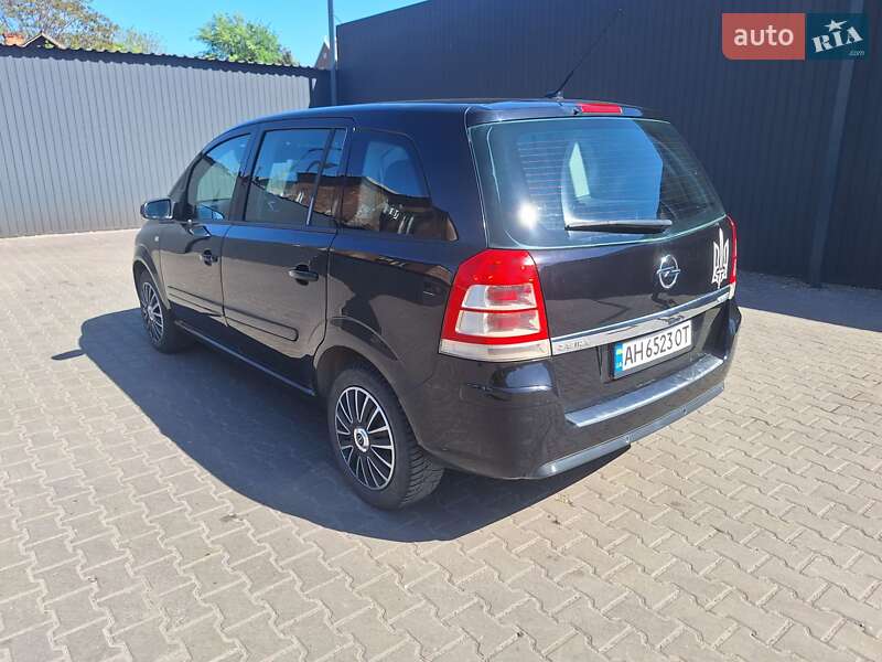 Минивэн Opel Zafira 2008 в Каменском