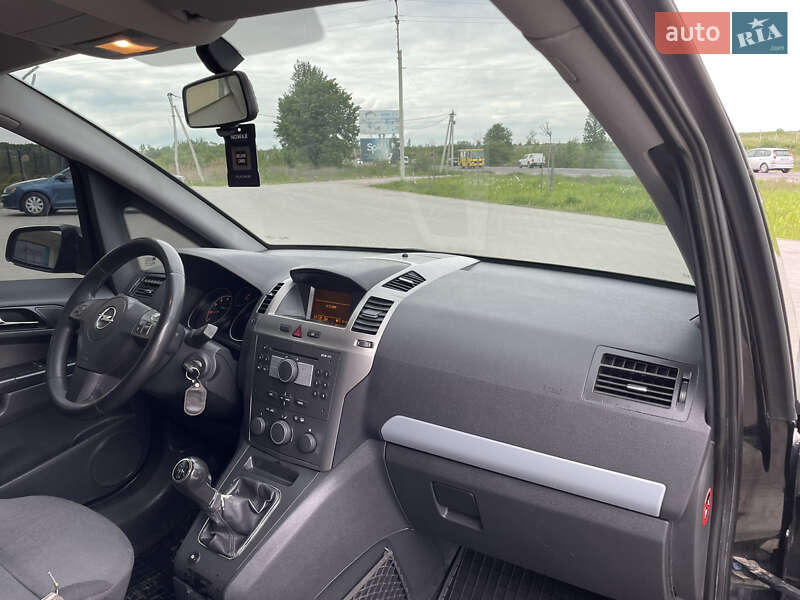 Мінівен Opel Zafira 2005 в Львові
