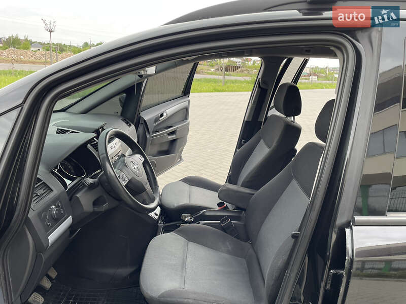 Мінівен Opel Zafira 2005 в Львові