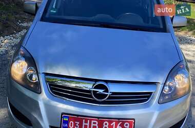 Минивэн Opel Zafira 2011 в 