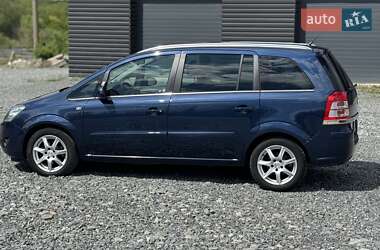 Минивэн Opel Zafira 2011 в 
