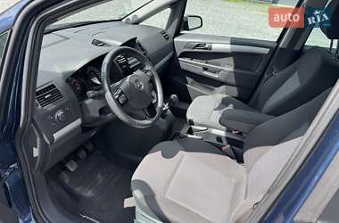 Минивэн Opel Zafira 2011 в 