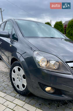 Мінівен Opel Zafira 2011 в 
