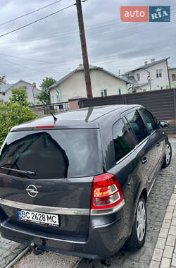 Мінівен Opel Zafira 2011 в 