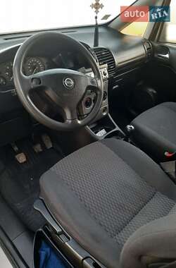 Минивэн Opel Zafira 2004 в 