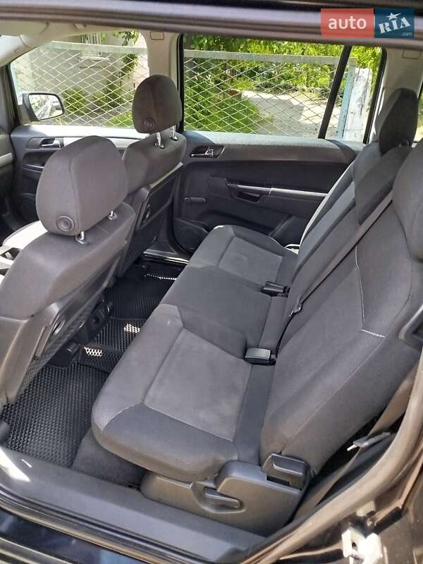Мінівен Opel Zafira 2010 в Миронівці