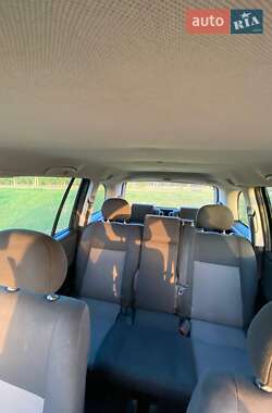 Минивэн Opel Zafira 2004 в 