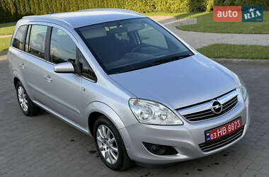 Минивэн Opel Zafira 2008 в 