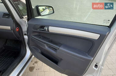 Минивэн Opel Zafira 2008 в 