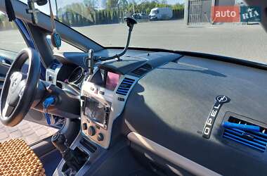 Минивэн Opel Zafira 2008 в 