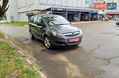 Минивэн Opel Zafira 2010 в 