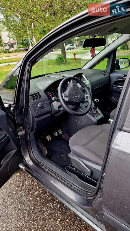 Минивэн Opel Zafira 2010 в Запорожье