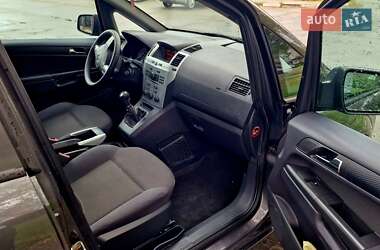 Минивэн Opel Zafira 2010 в 