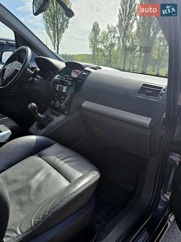 Минивэн Opel Zafira 2011 в Ирпене