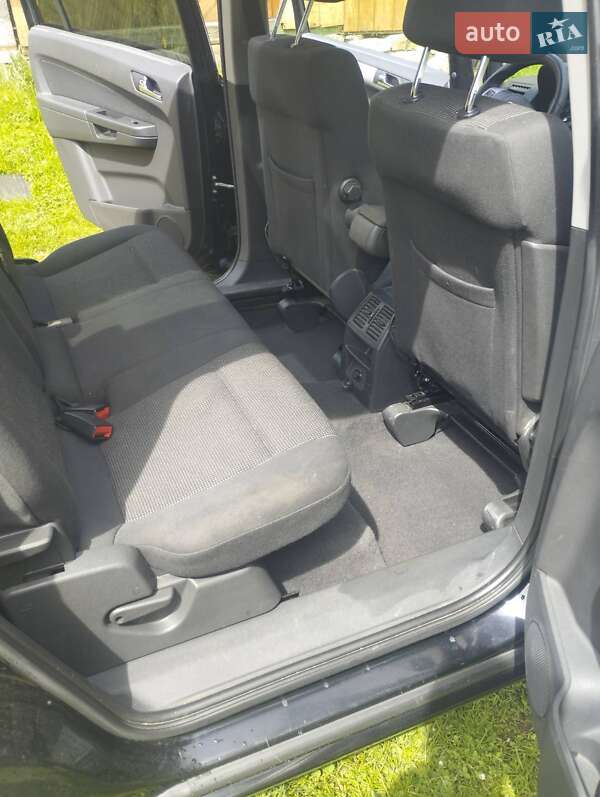 Мінівен Opel Zafira 2011 в Косові