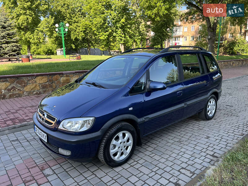 Минивэн Opel Zafira 2004 в Могилев-Подольске