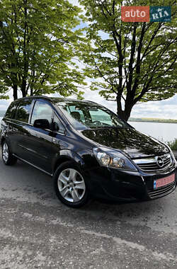 Минивэн Opel Zafira 2012 в Бурштыне