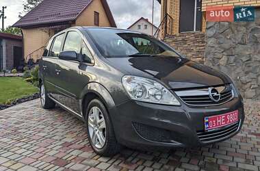 Минивэн Opel Zafira 2009 в Ровно