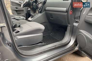 Минивэн Opel Zafira 2011 в 