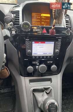 Минивэн Opel Zafira 2011 в 