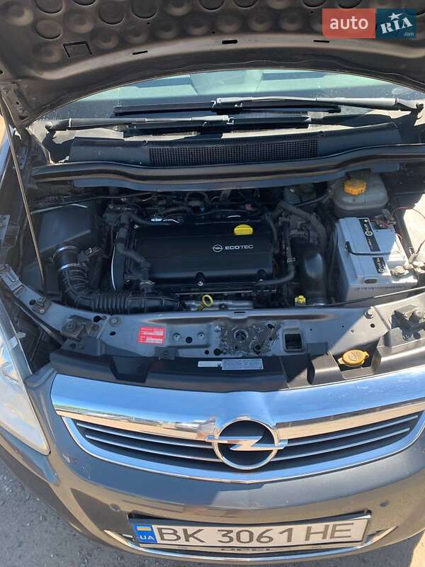 Мінівен Opel Zafira 2009 в Рівному