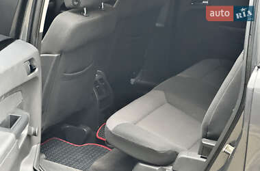 Минивэн Opel Zafira 2011 в 