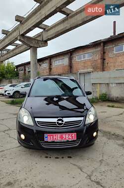 Минивэн Opel Zafira 2010 в 