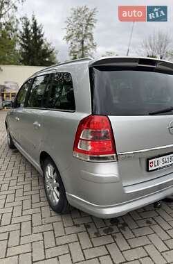 Минивэн Opel Zafira 2009 в 